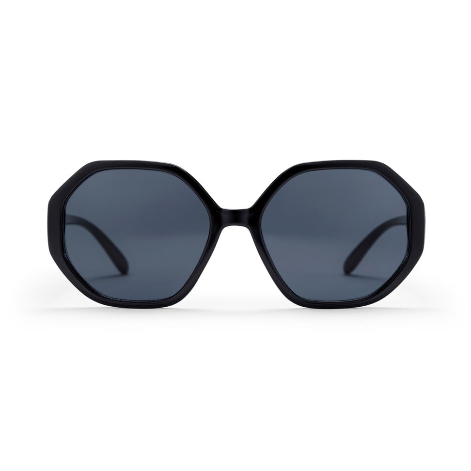 Ingrid Black/Black