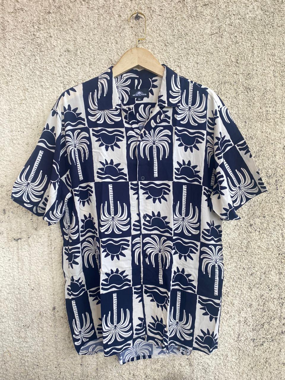 Wearsly Kelapa Hitam Shirt