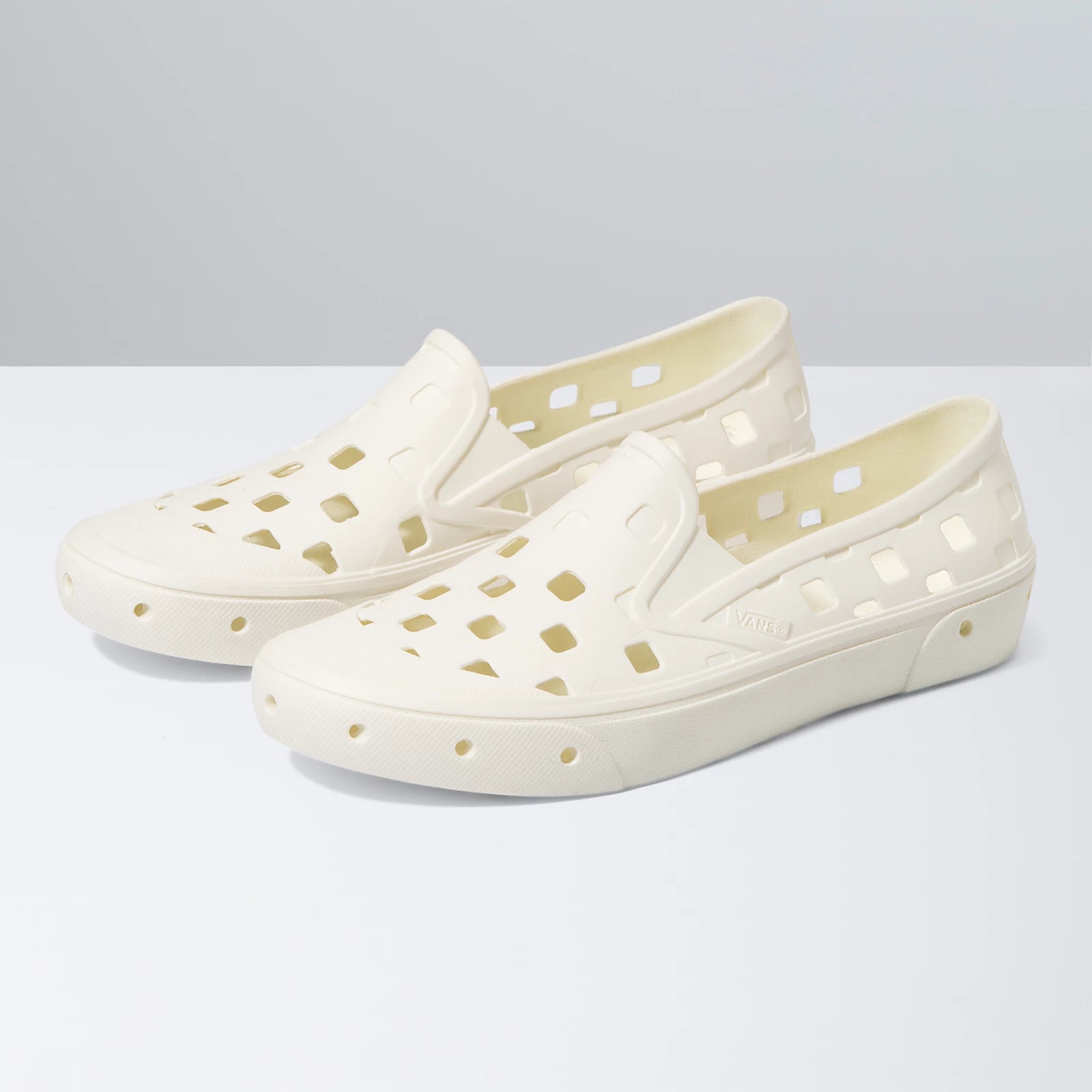 Marshmallow slip best sale on vans