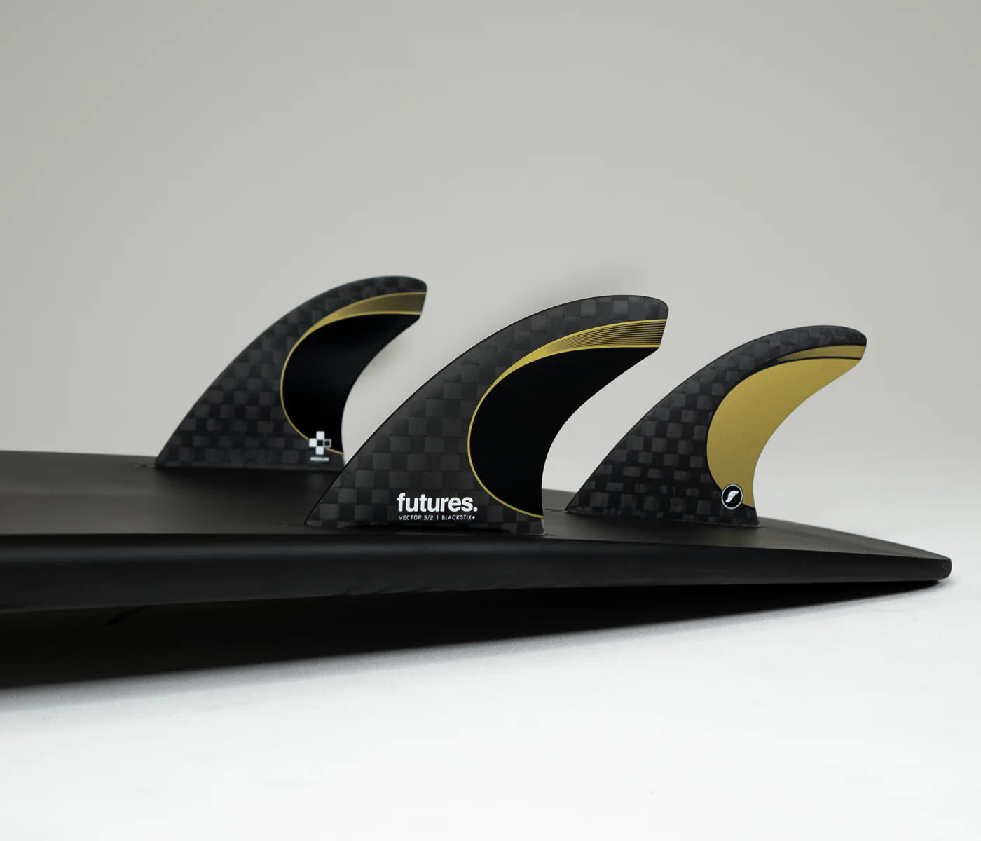 FUTURES Vector 3/2 Medium Blackstix Thruster - Gold
