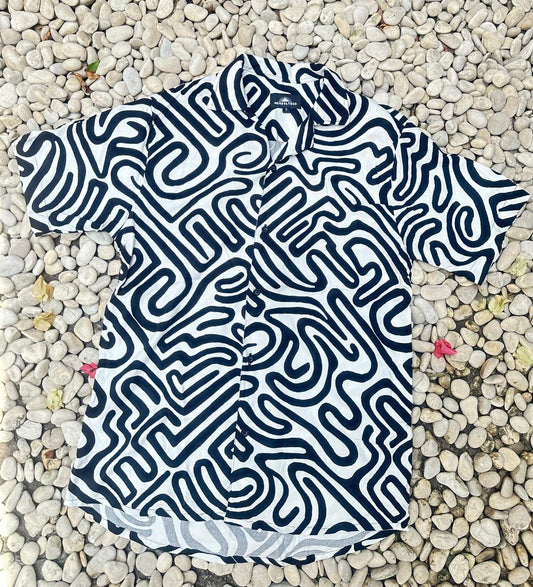 Wearsly Labirin Black White Shirt