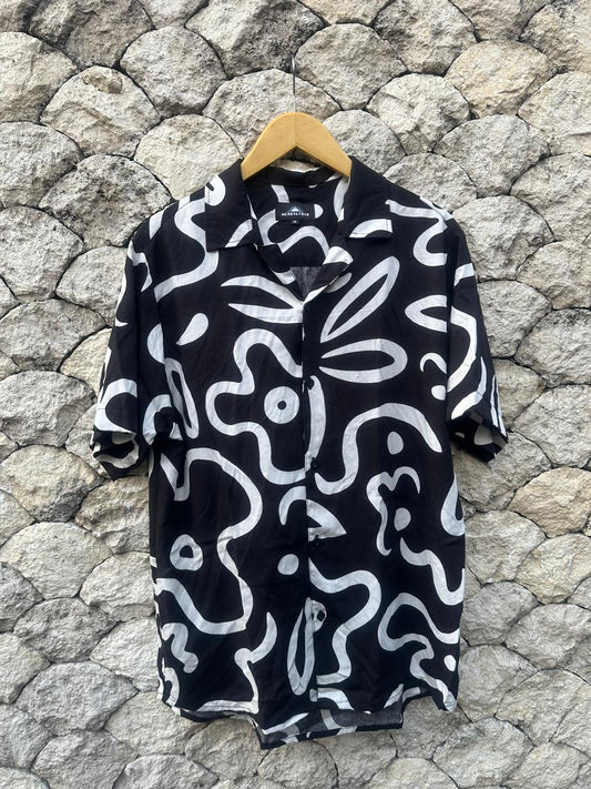 Wearsly Ligut Black Shirt